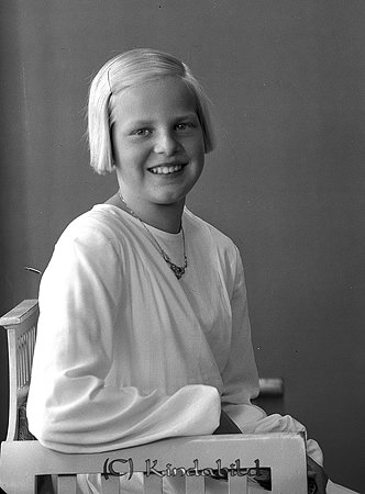 Birgitta Jonsson Rävshult Hycklinge
raja
Konfirmationsfoto

raja
Birgitta Jonsson född 1922, dotter till David Hugo Jonsson och Anna Vilhelmina född Johansson.
 Birgitta var gift med Manne Svensson från Orremåla Horn.
 Källa: Jan Andersson
Nyckelord: Jonsson Hycklinge