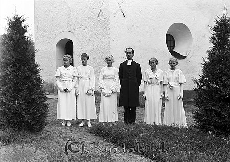 Komminister Nilsson Västra Eneby
raja
Konfirmationsfoto

Nyckelord: Nilsson Västra Eneby