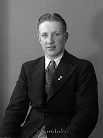 Filnamn=Falk - 4589-01.jpg
Filstorlek=25KiB
Dimensioner=338x450
Uppladdade datum=Jan 08, 2014 Falk - 4589-01.jpg