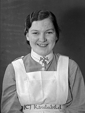 Rosa Björk Lasarettet
raja
Kvinna klädd i sjukhuskläder

Nyckelord: Björk Lasarettet