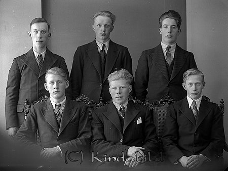 Sven Fall Hägerstad
raja
Troligen mönstringsgrabbar

raja
Främre raden till vänster är Sven Fall född 1917 i Hägerstad.
Källa: Folkräkning 1970 
Källa: Gerd Pettersson


Nyckelord: Fall Hägerstad