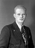 Filnamn=Falk - 4703z.jpg
Filstorlek=35KiB
Dimensioner=327x450
Uppladdade datum=Jan 08, 2014 Falk - 4703z.jpg