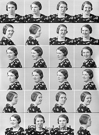 Inga-Maja Lilja Väsby Slätmon
raja
Kvinna klädd i klänning med blommor på  

Nyckelord: Lilja Slätmon