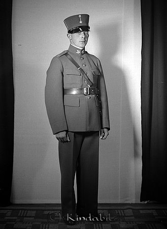A G Pallnér Kisa
raja
Man klädd i uniform

Nyckelord: Pallnér Kisa