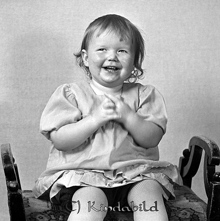 Ulla-Britt Johansson Solvalla Kisa
raja
Liten flicka klädd i klänning

raja
Ulla-Britt Johansson född 1936, dotter till cementarbetaren Josf Johansson född 1906 i Kisa och Elsa Maria född Karlsson 1909 i Västra Eneby.
 Ulla-Britt gift sig med George Jormsell född 1916 i Röra Göteborg. De fick en dotter Ava Elise Maria född 1960 i Kisa.
 1970 bodde de i Eksjö.
 Alva Lindqvist var syster till Ulla-Britts mor. Ulla-Britt Hade en bror Janne.
 Källa: Studiegruppen hembygdsgården och Folkräkning 1970 
Nyckelord: Johansson Kisa