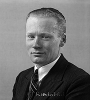 Filnamn=Falk - 5889z.jpg
Filstorlek=43KiB
Dimensioner=406x450
Uppladdade datum=Jan 08, 2014 Falk - 5889z.jpg