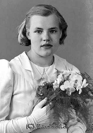 Birgit Pettersson Torp Slätmon
raja
Konfirmationsfoto 

raja
Birgit Pettersson kom från Torp Rusthåll och hade bröderna Bertil och Hjalmar.
 Källa: Studiegruppen hembygdsgården 

Nyckelord: Pettersson Slätmon