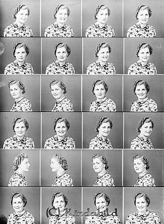 Elly Björk Mjällerum Kisa
raja
Kvinna klädd i blommig klänning  

Nyckelord: Björk Kisa