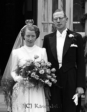 Brudparet Folke Medborg och Edla Nilsson
Nyckelord: Brudparet Folke Medborg Edla Nilsson