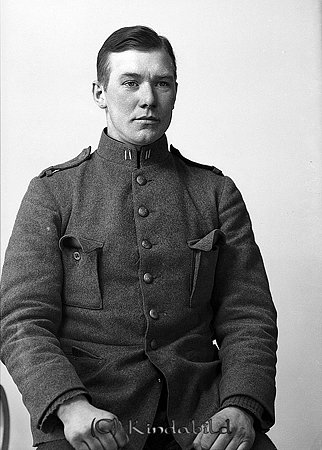 Gösta Rydén Örneström
raja
Man klädd i uniform
Nyckelord: Rydén Örneström
