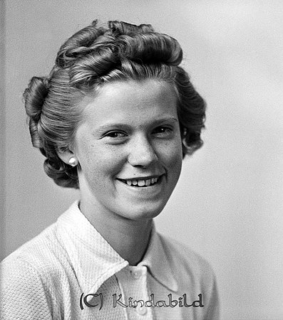 Inger Aspling Slätmon
raja
Inger Aspling var dotter till Edit Aspling. Edit gifte sig senare med Harry Frid och fick barnen Arne, Inger och Anita.
 Frids arrenderade Arvid Engs gård i Berga och en gård i Gäddefall.
 Källa: Studiegruppen hembygdsgården 
Nyckelord: Aspling Slätmon