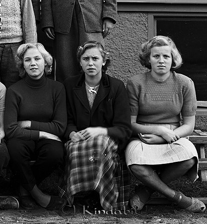 Realskolan år 1952
raja
Klassfoto                      

raja
Främre raden till höger Sylvia Andersson Berga.
Källa: Studiegruppen hembygdsgården 
Nyckelord: Realskolan Kisa