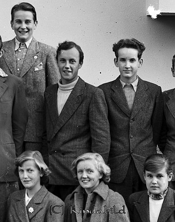 Realskolan år 1952
raja
Klassfoto                      

raja
Främre raden fr vänster Ohlsson Hag, Margareta Hätta, frk Odén (hennes far var läkare)
Mellanraden vänster Lage Marcusson
Bakre raden Göran Sohlen (kantorns grabb)
Källa: Studiegruppen hembygdsgården 
Nyckelord: Realskolan Kisa