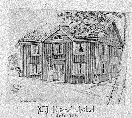 Kinda Härads Sparbank
raja
Hus på Storgatan där sparbanken hade sitt första kontor i Kisa, idag är det Emigrantmuseum och café (Café Columbia) i huset 
Nyckelord: Sparbank Kisa